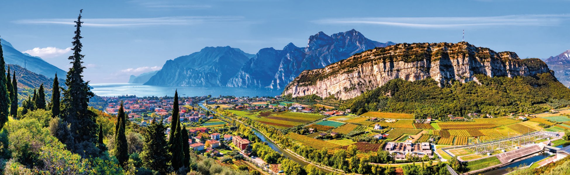 Herrlicher Blick über Torbole und den Gardasee